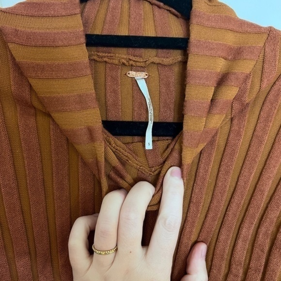 Free People Rust Balloon Sleeve Top - Picture 6 of 6